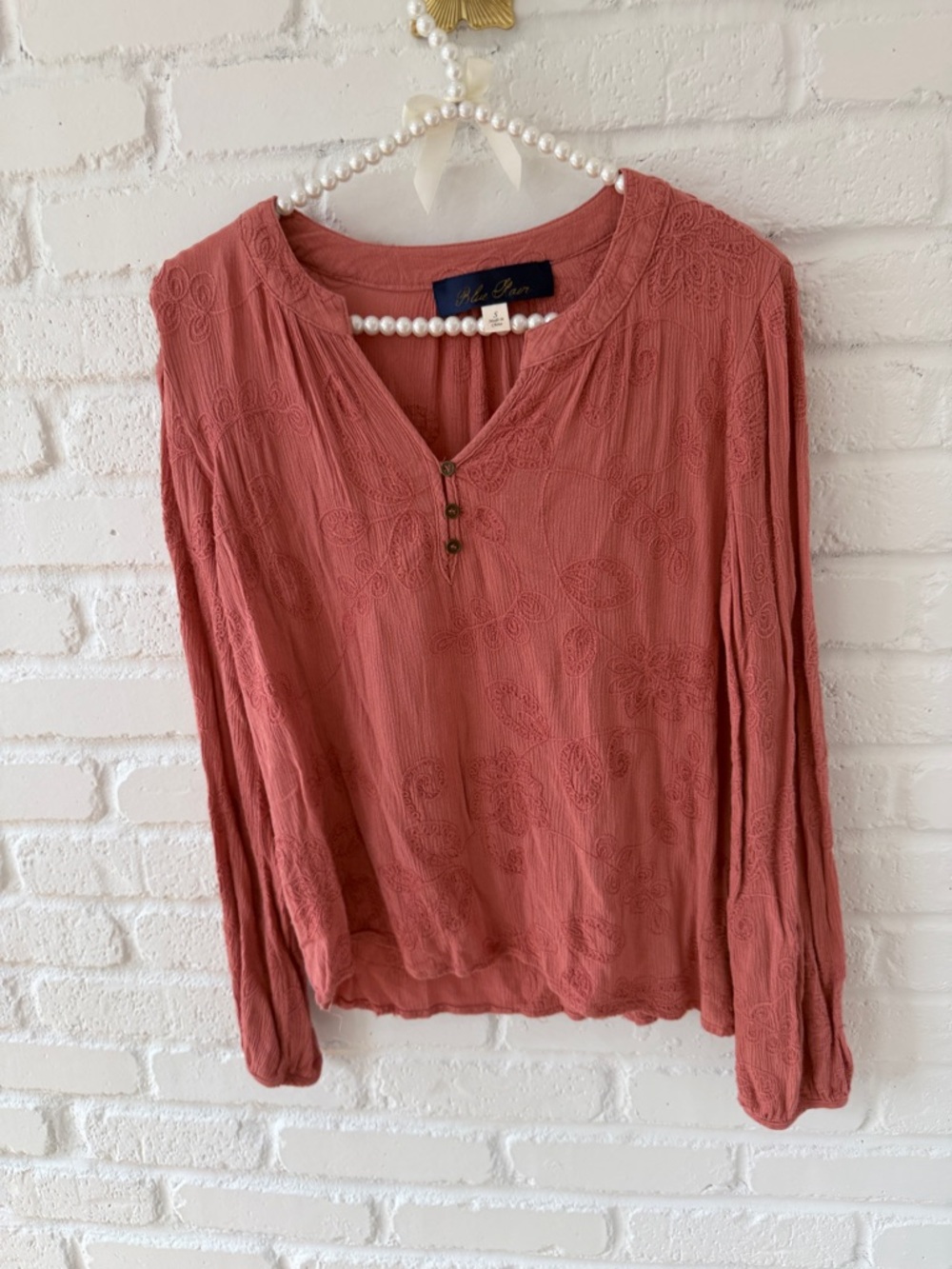 Velvet Heart Dusty Rose Long-Sleeve Embroidered Peasant Blouse